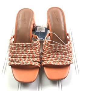 3 for $25 NWT Universal Threads Peaches and Cream Square Toe Sandals Sz 6